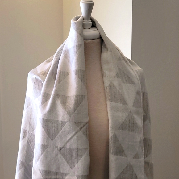 Indigo Blanket Scarf - Picture 2 of 8